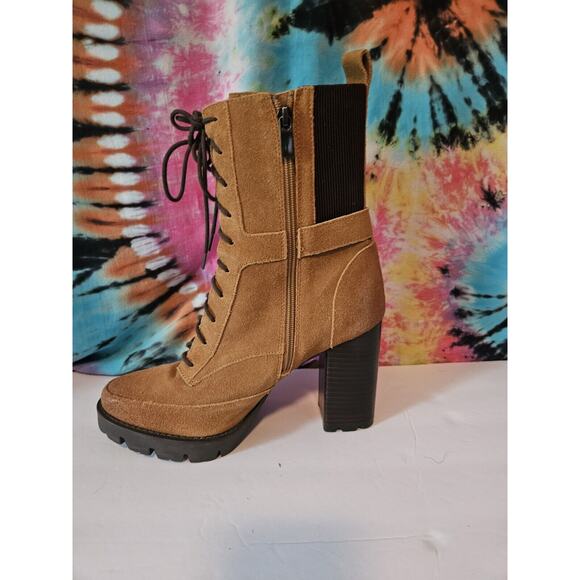 Charles David Gimmick Combat Boot Women's Size 9 Camel w Black Sole & Heels - Picture 3 of 11